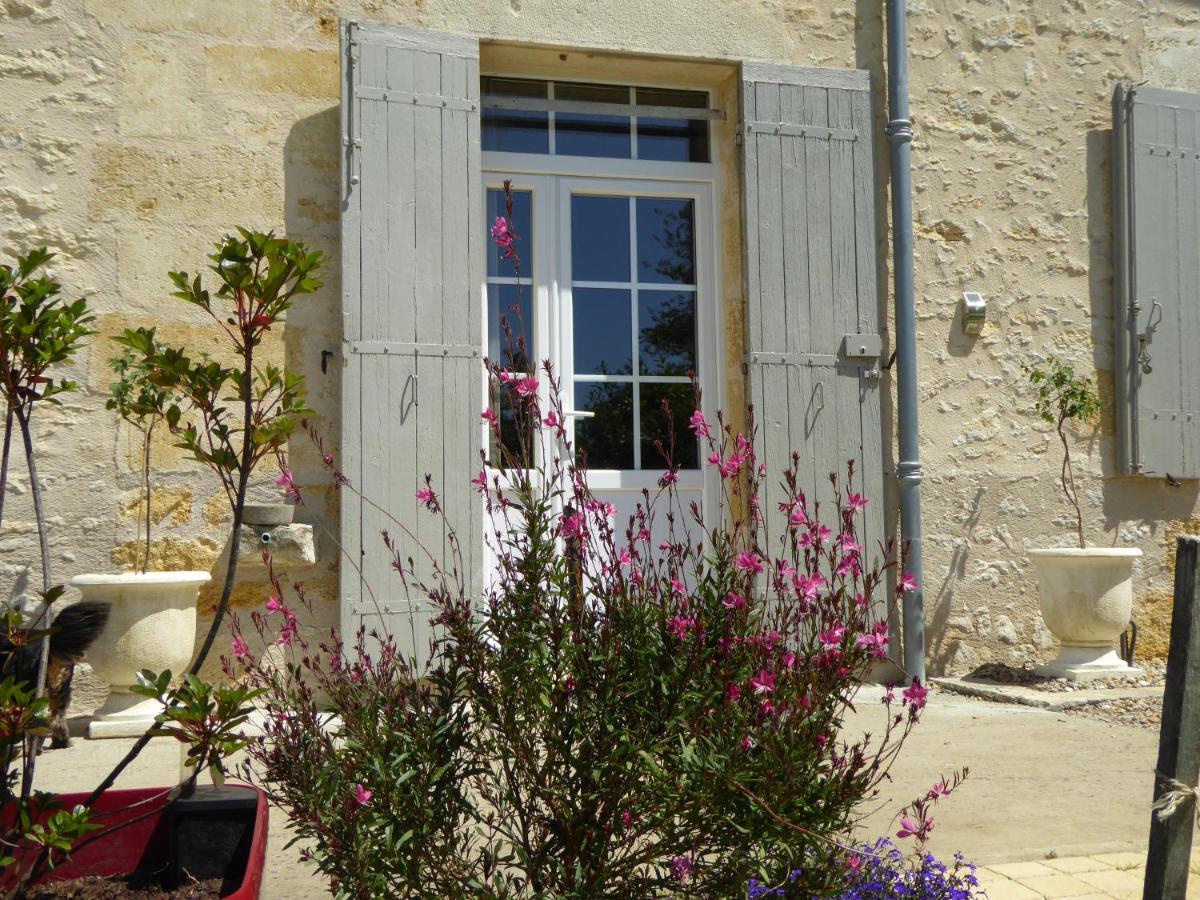Sainte-Colombe  La Vigneraie De Laura B&B 외부 사진