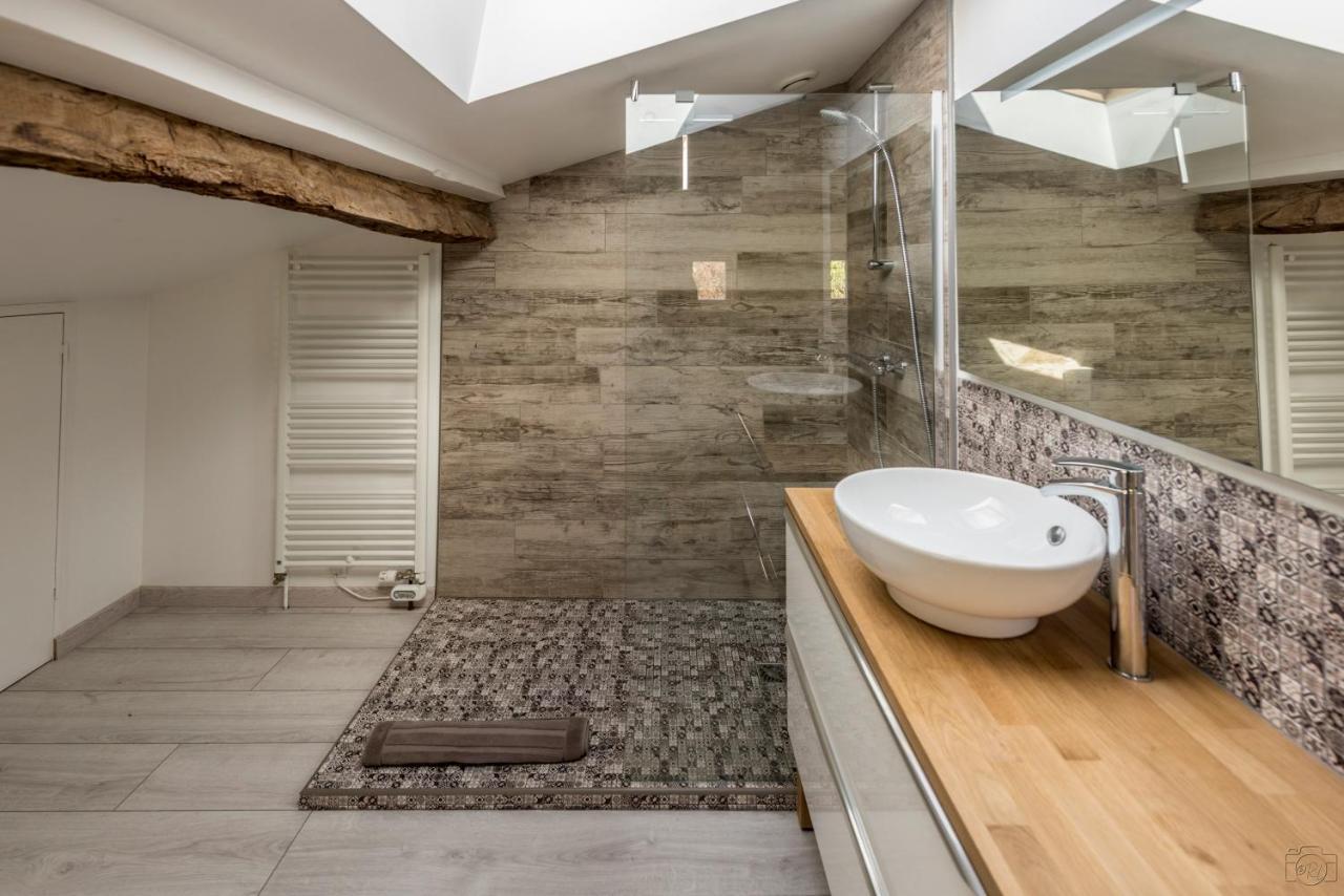 Sainte-Colombe  La Vigneraie De Laura B&B 외부 사진