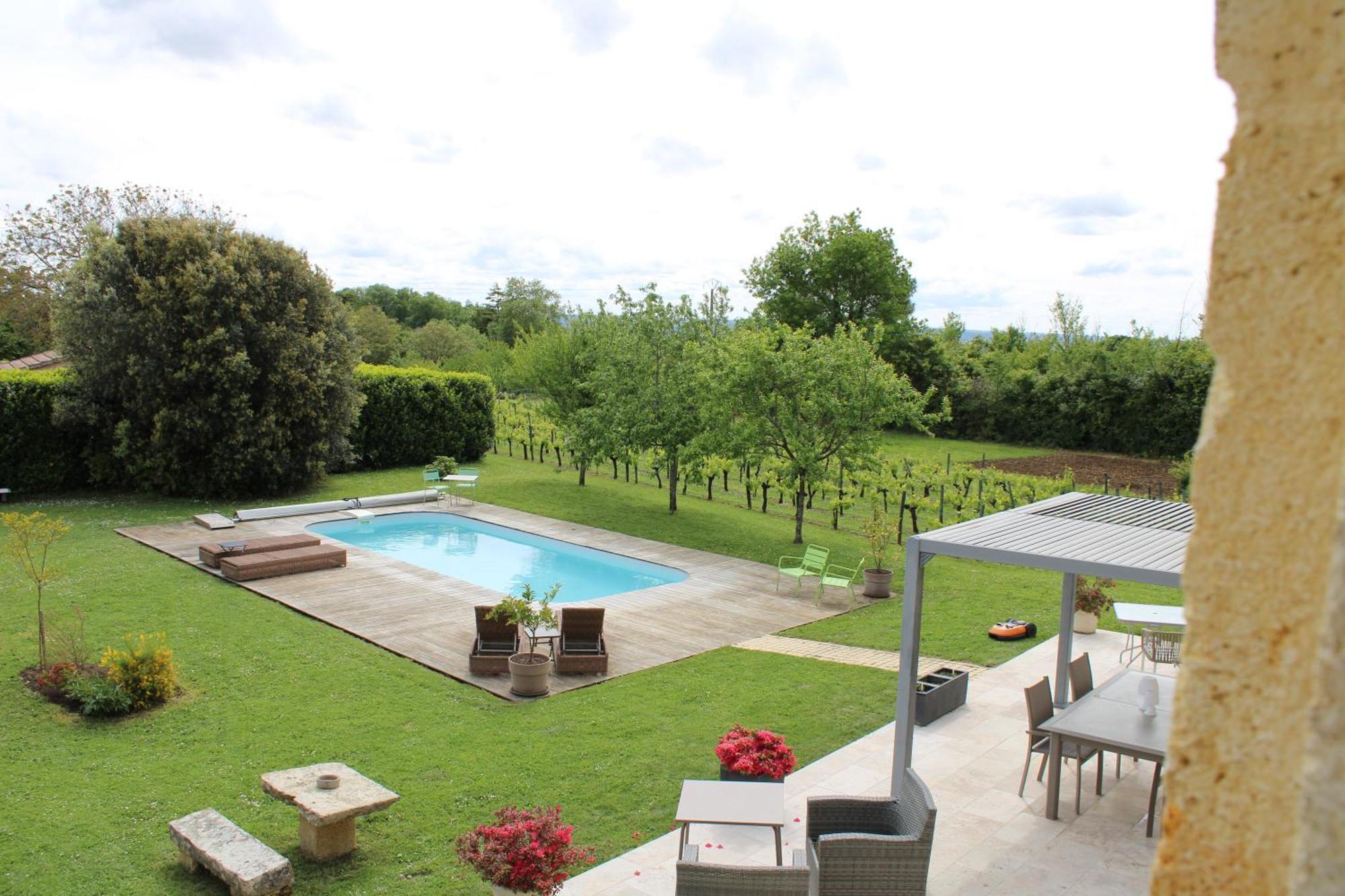Sainte-Colombe  La Vigneraie De Laura B&B 외부 사진