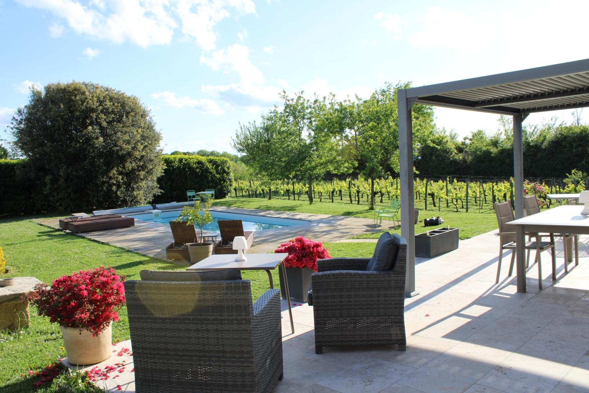 Sainte-Colombe  La Vigneraie De Laura B&B 외부 사진