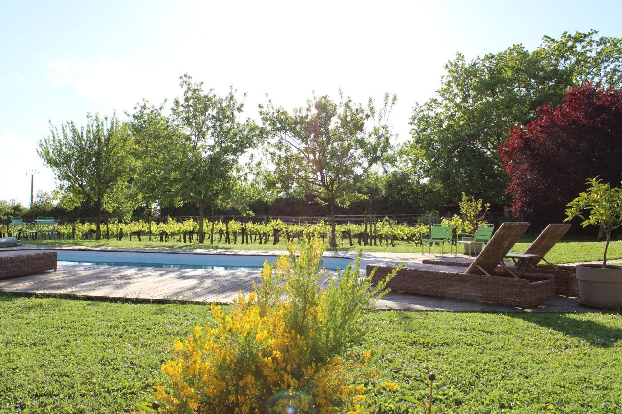 Sainte-Colombe  La Vigneraie De Laura B&B 외부 사진